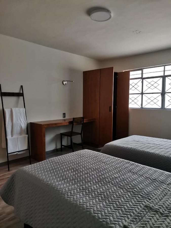 El Salto De Camela Hostal Uruapan  Exteriör bild